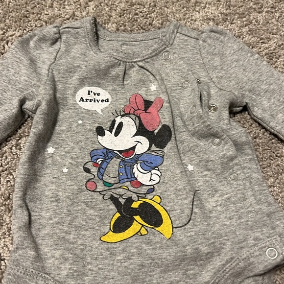 Baby girl GAP DISNEY Minnie Mouse onesies and pants - Picture 3 of 4